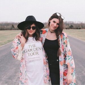 Kari Jobe Garden Collection Floral Duster Lace Trim Open Front Pink Combo OS
